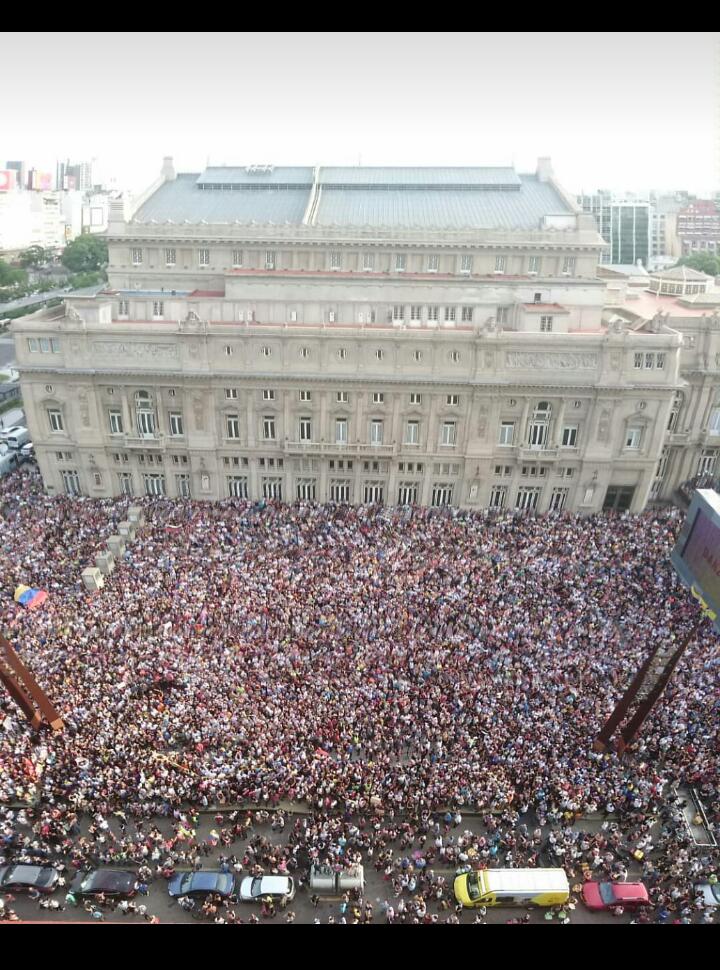 MariaDe76763809's tweet photo. #MaduroRelambeguebo
Plaza Vaticano, Argentina https://t.co/ICAPPAIC0J