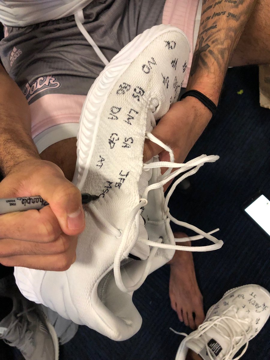 justinbridgman3's tweet photo. Thank you @cody_martin15 your small gesture touches more people than you know. #JFB https://t.co/nlUvEcSqnf