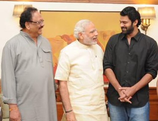 #HeroPrabhas #NarendraModi #krishnamraju 
రాజకీయాల్లోకి డార్లింగ్..మోడీషా మాస్టర్ ప్లాన్!         

Read here : goo.gl/Xcfia5