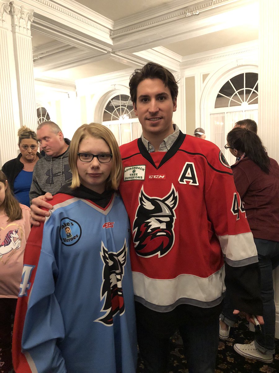 FelicaCarman's tweet photo. I want to give a big thank you to him he’s the guy ever he always has a smile on his face he’s my favorite player and he’s funny and he’s plays good at Hockey hopefully you will be there next year 🏒🥅🏒🥅💜 https://t.co/9lpgsGz6ep