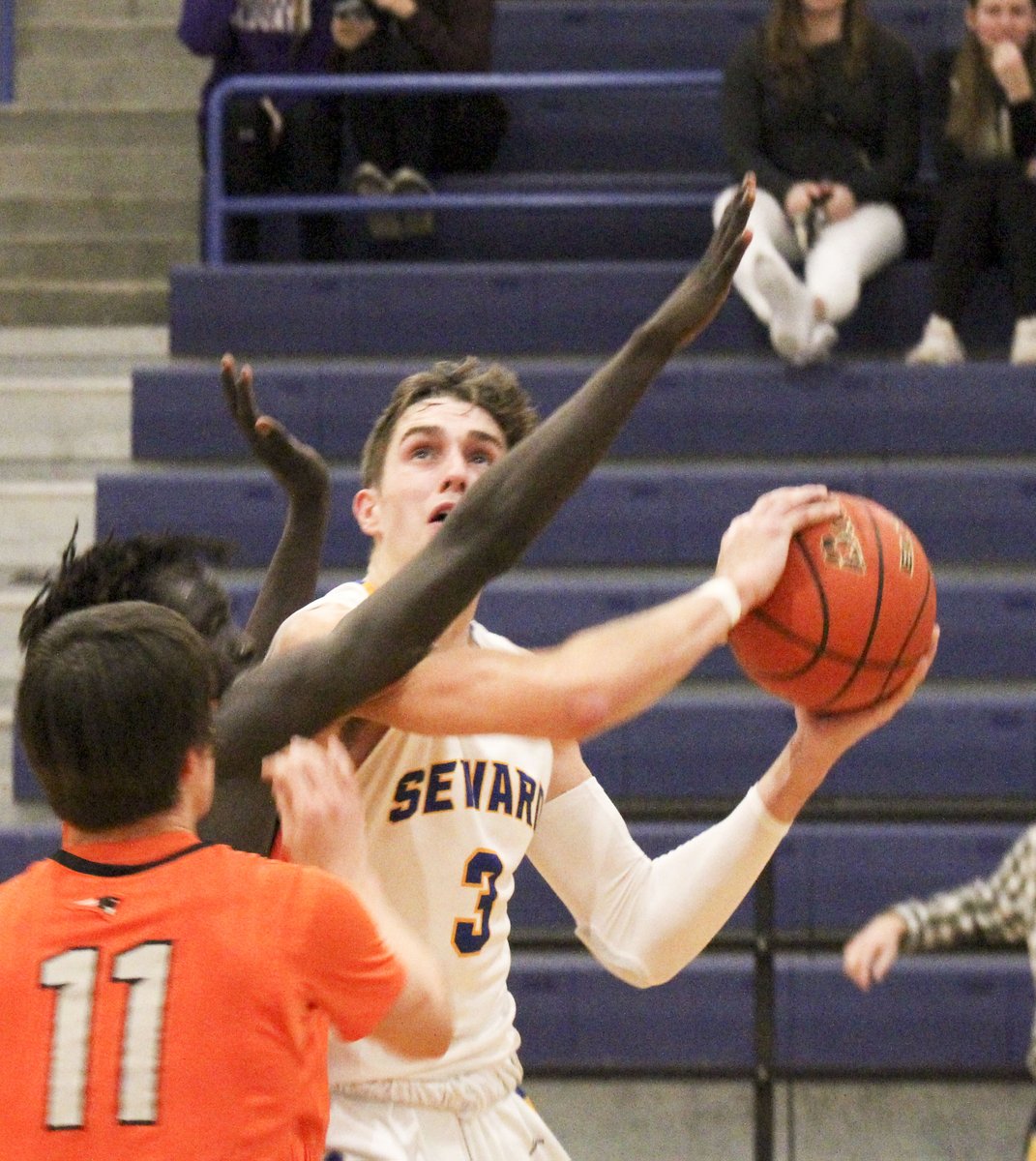 SCIStephanie's tweet photo. BB: @natelliteras_ of @SewardBlueJays looks for the rim through the Lexington defense. #sewardjays #contestedshot https://t.co/QtdCi3aHh5