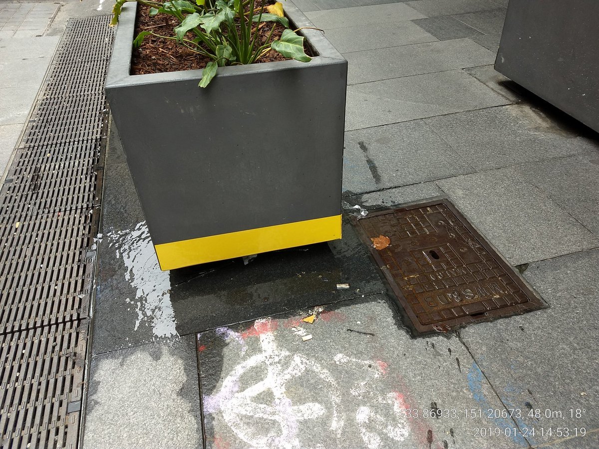 liwenyip's tweet photo. @SydneyWaterNews leak from pit outside Telstra store, 400 George St, Sydney CBD. Couple of litres per minute. https://t.co/mowmvOIwA8