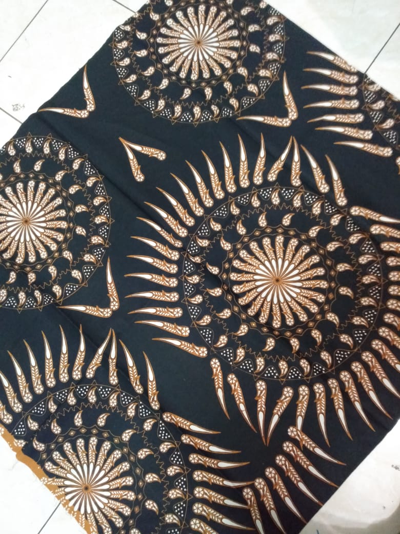 Pratsyoeko's tweet photo. Batik Milenial! https://t.co/eznzQYiYsh