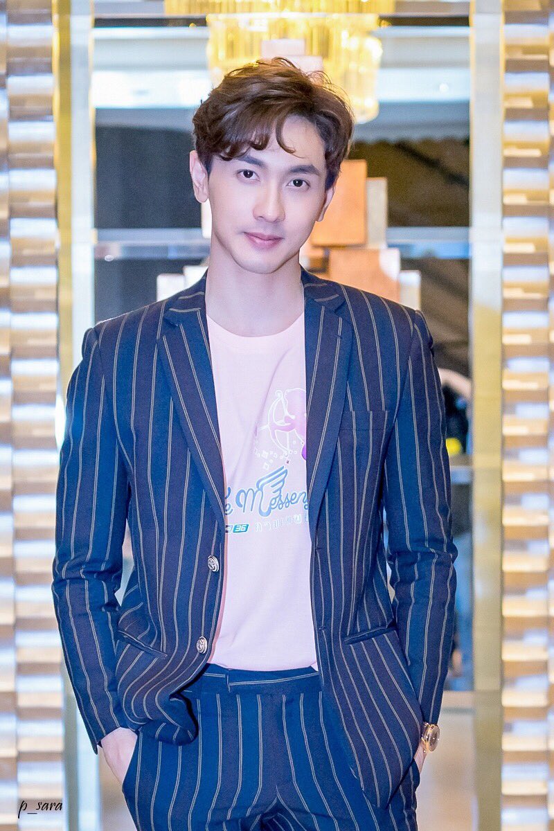NatthewClub's tweet photo. [Pics] 22.01.19 @nat_thew ร่วมงานแถลงข่าว “PPTV WORLD CLASS TV &amp; MORE” นัทเล่นเรื่อง ‘The Messenger กามเทพผิดคิว’ by p_sara #2 
.
#PPTVHD36 #PPTVDRAMA #PPTVWORLDCLASS #นัททิว #themessengerกามเทพผิดคิว https://t.co/G2R5mJEqp9