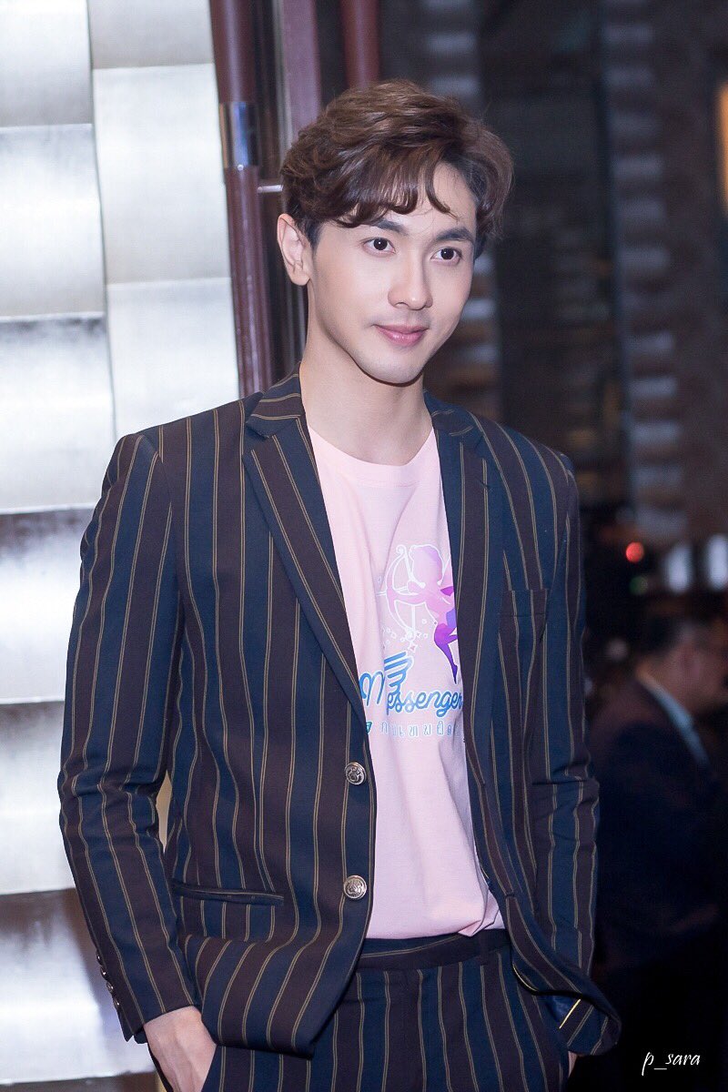 NatthewClub's tweet photo. [Pics] 22.01.19 @nat_thew ร่วมงานแถลงข่าว “PPTV WORLD CLASS TV &amp; MORE” นัทเล่นเรื่อง ‘The Messenger กามเทพผิดคิว’ by p_sara #2 
.
#PPTVHD36 #PPTVDRAMA #PPTVWORLDCLASS #นัททิว #themessengerกามเทพผิดคิว https://t.co/G2R5mJEqp9