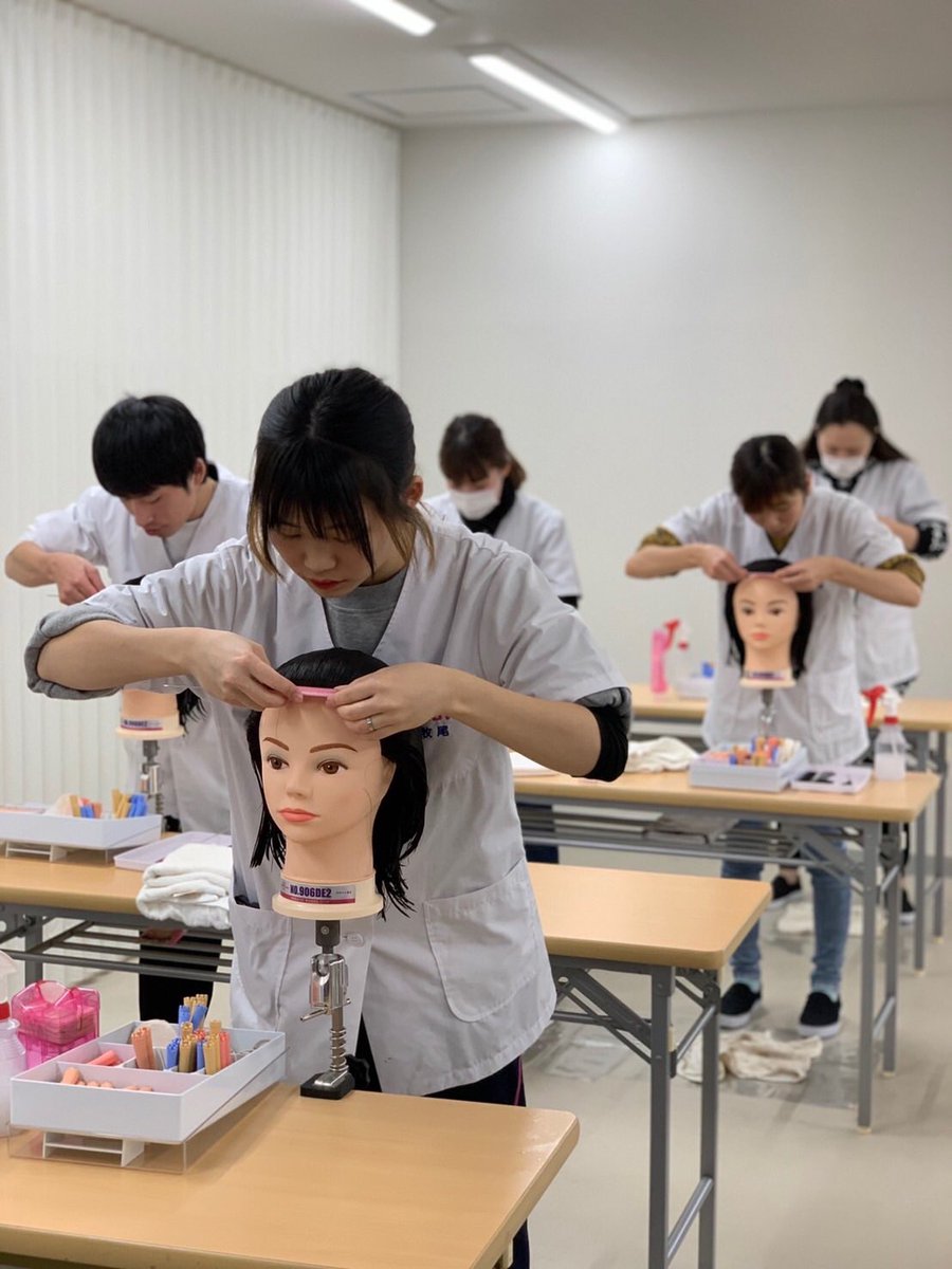 Ibw美容専門学校 和歌山 実習中の学生達は真剣そのもの Ibw Ibw美容専門学校 美容学校 美容学生 メイク ネイル エステ ヘアアレンジ お洒落さんと繋がりたい オープンキャンパス T Co Pepxm2se0t 土 オープンキャンパス Ibw美容専門学校 和歌山 実習中の学生達は真剣そのもの Ibw Ibw美容専門学校 美容学校 美容学生 メイク ネイル エステ ヘアアレンジ お洒落さんと繋がりたい オープンキャンパス T Co Pepxm2se0t 土 オープンキャンパス