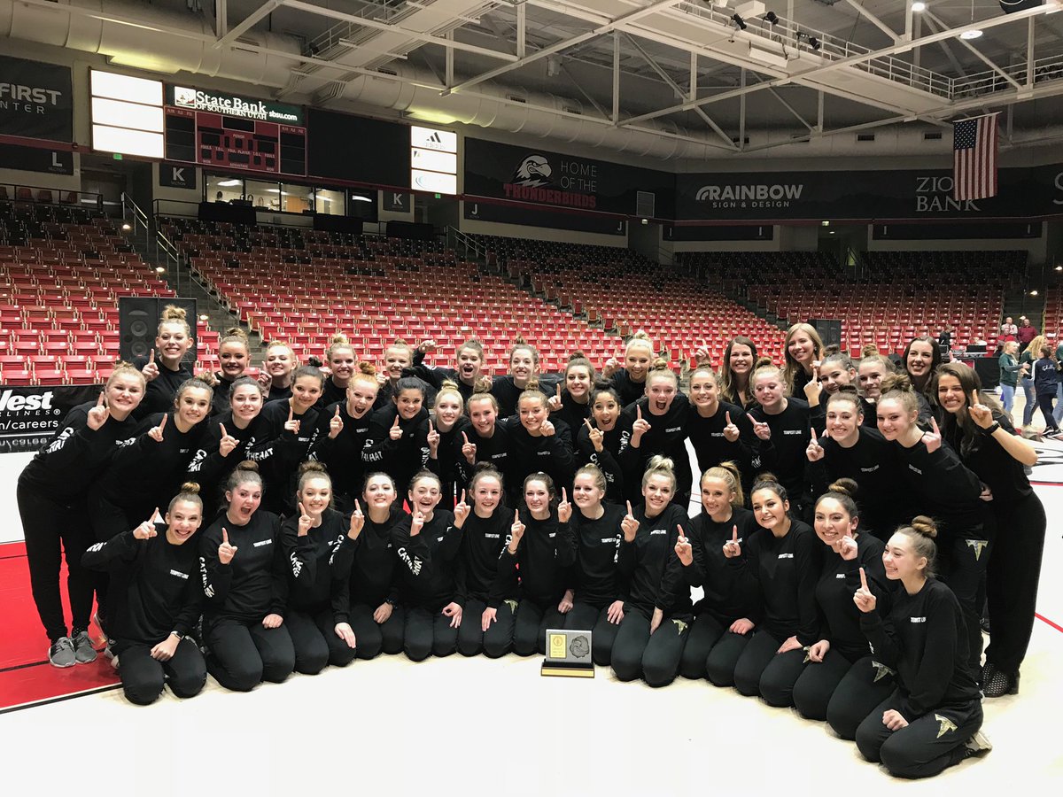 tempest_line's tweet photo. Region champs!! So grateful for all our support and all the hard work from our coaches! Way to push it tline, we are limitless!! #3PEAT https://t.co/KEkTWMgKWd