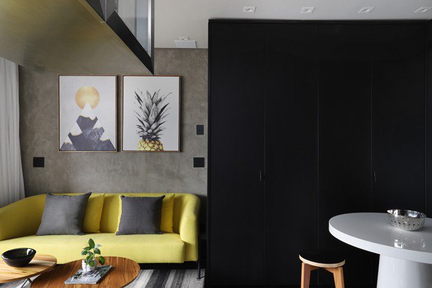 planetedeco's tweet photo. Une cuisine cachée dans un placard dans un appartement brésilien conçu comme un mini loft de 46m²
https://t.co/yj2llGct1D https://t.co/nMHtEOFaGo