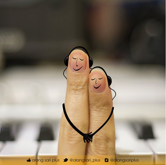 alangsari_plus's tweet photo. #SelasaMusik
Apa selera musik Ibu dan pasangan, berbeda? Kalau iya, cobalah  sesekali menikmati seleranya, dan ajari ia sedikit menikmati musik kesukaanmu, Bu. Semoga dengan begitu, Ibu dan pasangan semakin rekat mesra setiap waktu. https://t.co/ssuW59DUh1