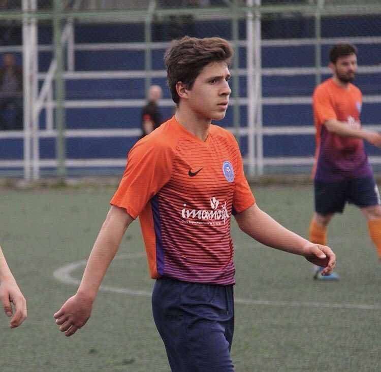 Gebzespor’un orta sahası 2000 doğumlu Furkan Şare ile sözleşme imzalanmıştır.
Yeşil-Sarı formamız altında başarılar diliyoruz... 🔰