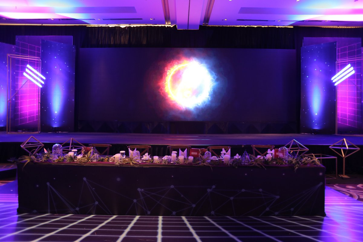 BringBack80's tweet image. Wedding theme with Synthwave - retrowave - futurist - neo retro wave in it
the first total #synthwavewedding in the world