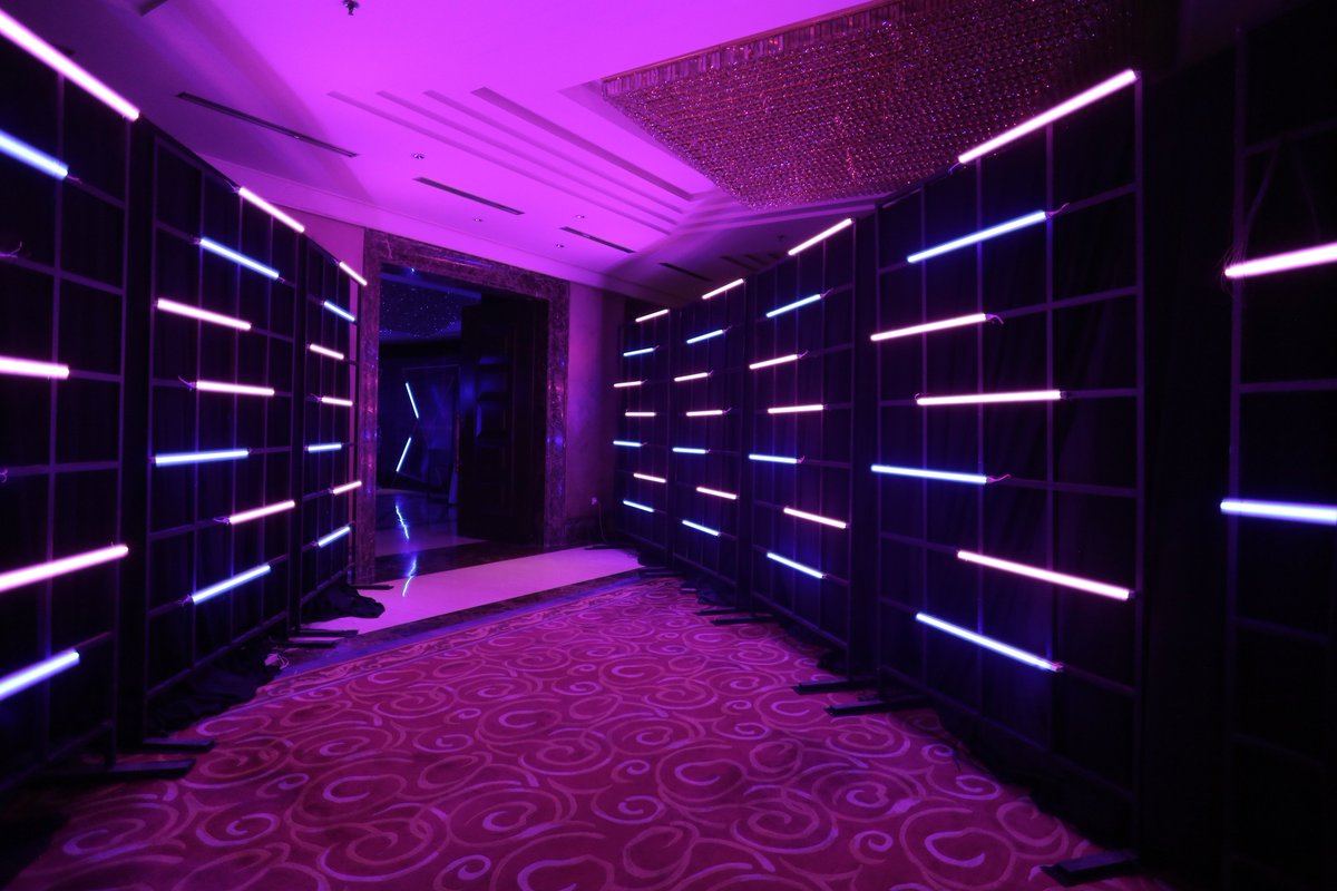 BringBack80's tweet image. Wedding theme with Synthwave - retrowave - futurist - neo retro wave in it
the first total #synthwavewedding in the world