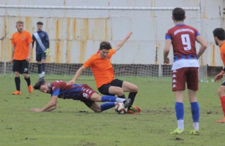 Başiskalespor’un sol beki 1996 doğumlu Sercan Keskin ile sözleşme imzalanmıştır.
Yeşil-Sarı formamız altında başarılar diliyoruz... 🔰
