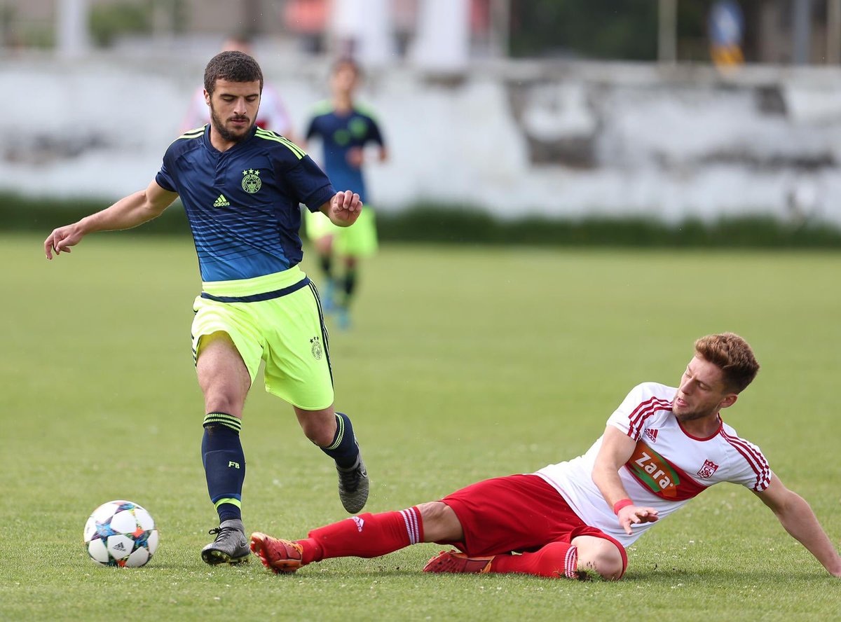 Sandıklıspor’un sağ açık 1997 doğumlu Cihan Kasımoğlu ile sözleşme imzalanmıştır.
Yeşil-Sarı formamız altında başarılar diliyoruz... 🔰