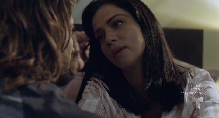 ChocarroARG's tweet image. #Fotos #Capítulo66 #SraAcero5 #Alberto #DavidChocarro No permitirá que nada le suceda a #Vicenta :-) #2