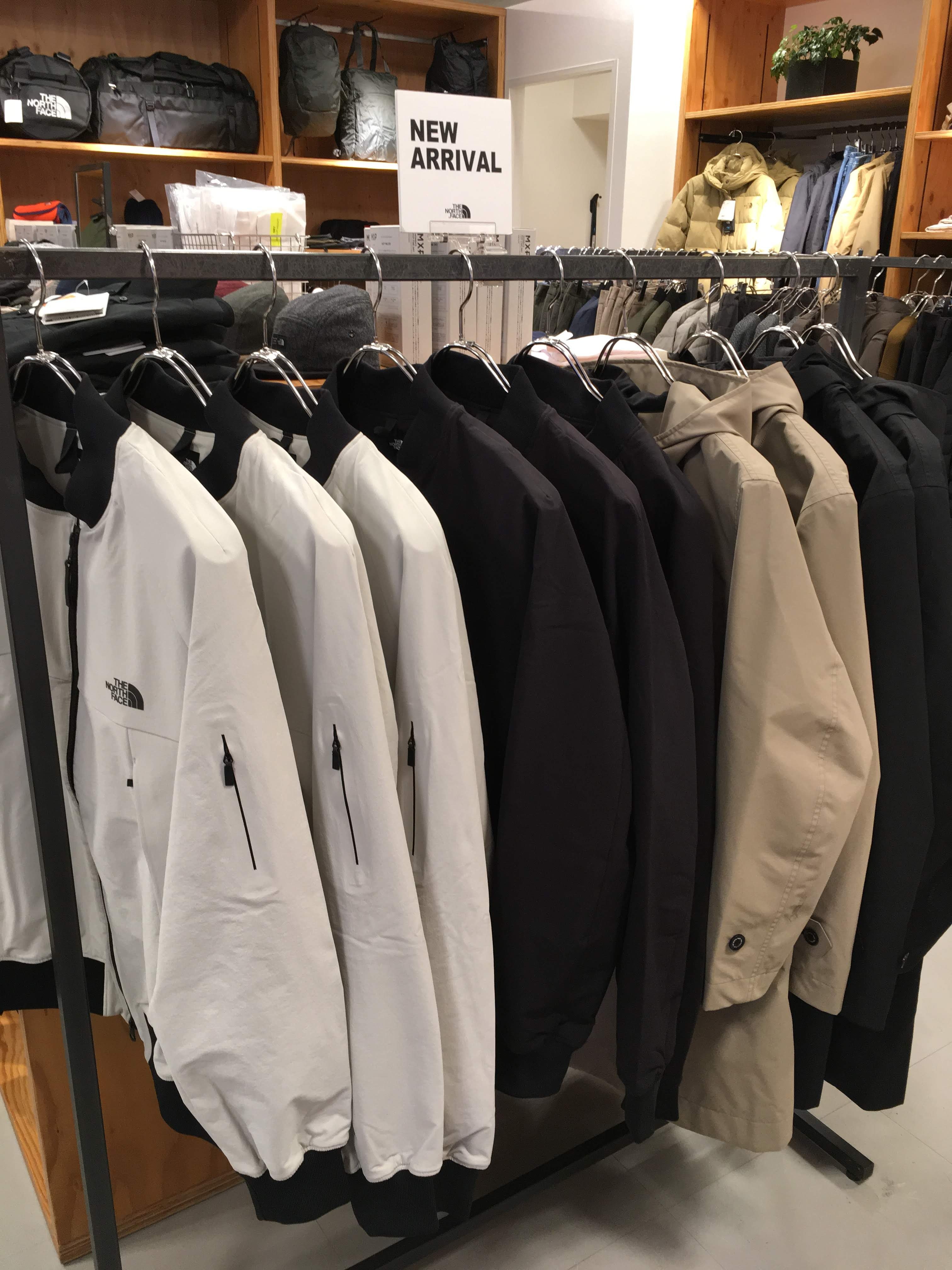 تويتر 石井スポーツ公式 登山 アウトドア على تويتر 新宿西口 ノースフェイス Thenorthface 新作 New 続々 新作入荷中 バーサタイルキュースリージャケット Np 27 000 税 ストレッチソフトシェルジャケット ボールドフーデットコート