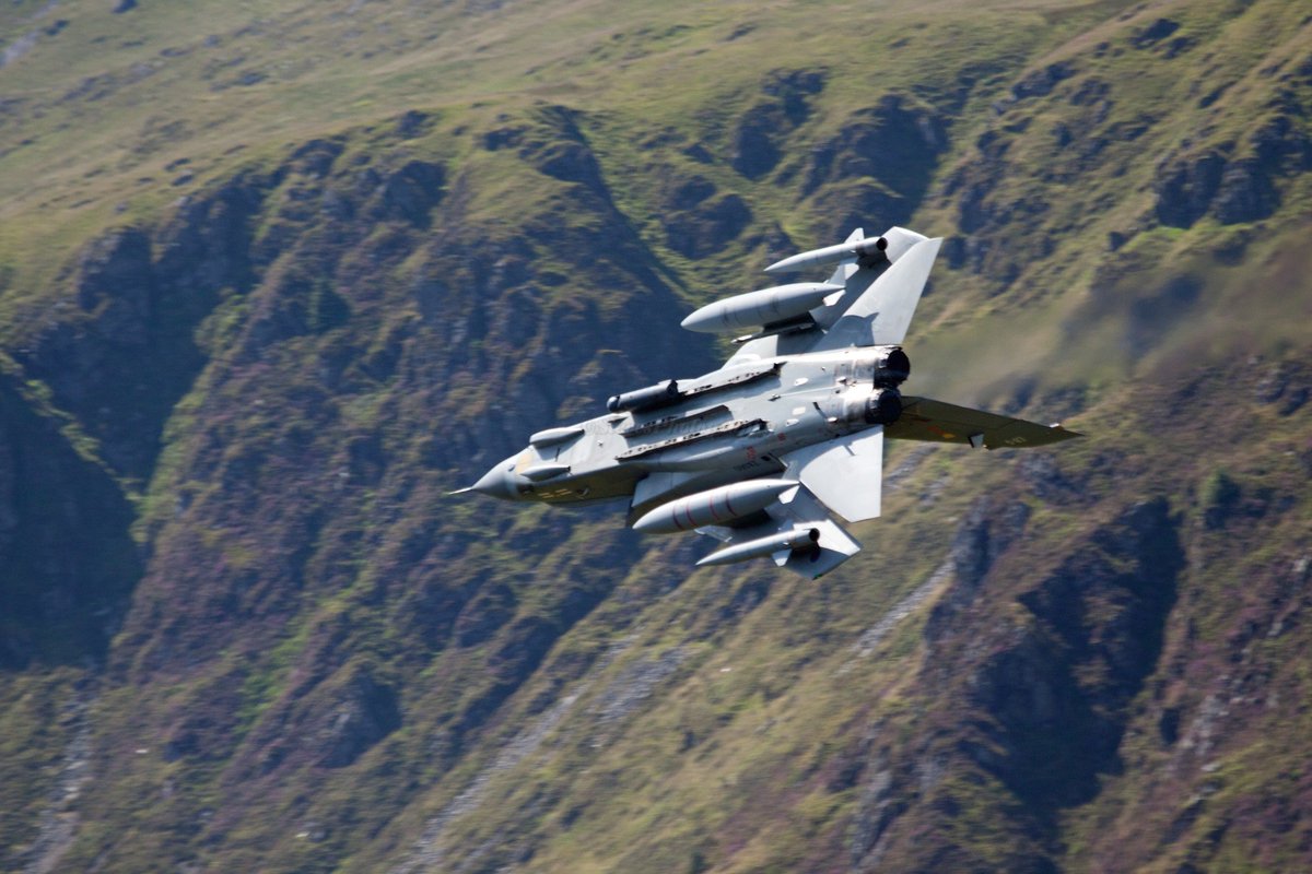 Funtera's tweet image. #ZA560 #EBQ #TornadoFarewell #DailyTornado #avgeek #RAF #NoCropRequired