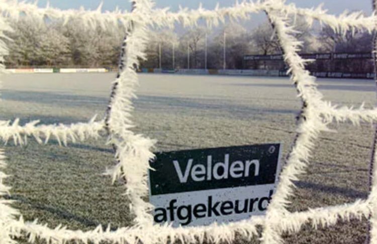Vandaag (donderdag 24) en morgen (vrijdag 25) geen trainingen. Verder houdt de app van voetbal.nl in de gaten voor eventuele afgelastingen voor de wedstrijden van zaterdag. #zu1911 #zu1911veld