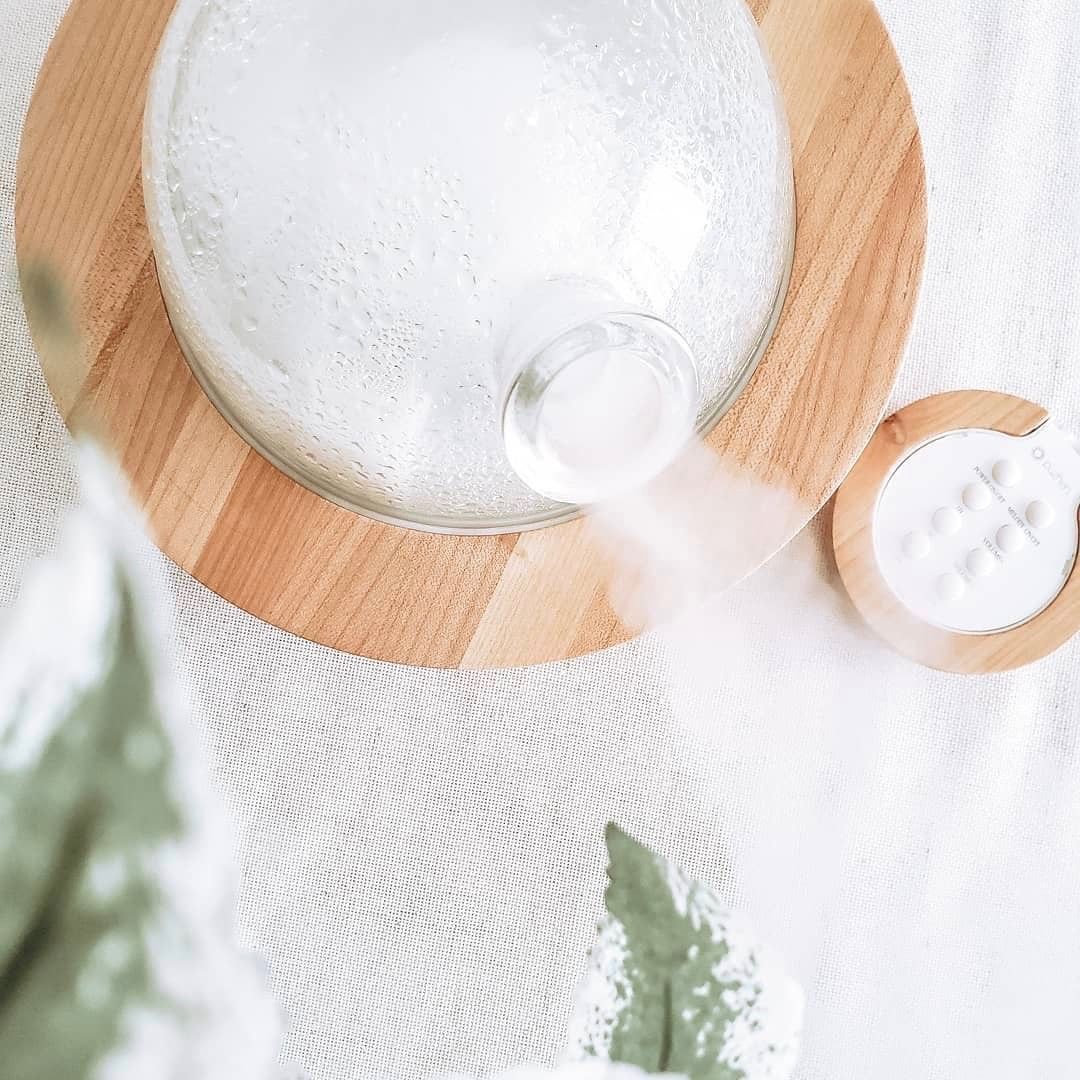 Take a deep breath in and enjoy your life #AriaDiffuser🌿🌼🌷
📷 @theoilbirdessentials Find out more: buff.ly/2RHniOU
#yleoaunz #diffuserblends   #essentialoils
