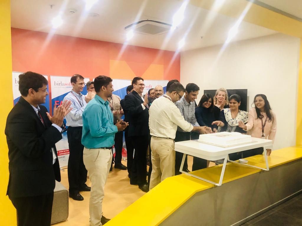 birlasoft's tweet image. #SameTimeLastWeek | Memorable scenes from the #EnterpriseReimagined event in Mumbai. Employees were intrigued by the clarity in thought and vision shared by the leaders. Together, we all work towards a #BiggerFasterSmarter future!

#Birlasoft #KPITITServices #collaboration 👏😇👍