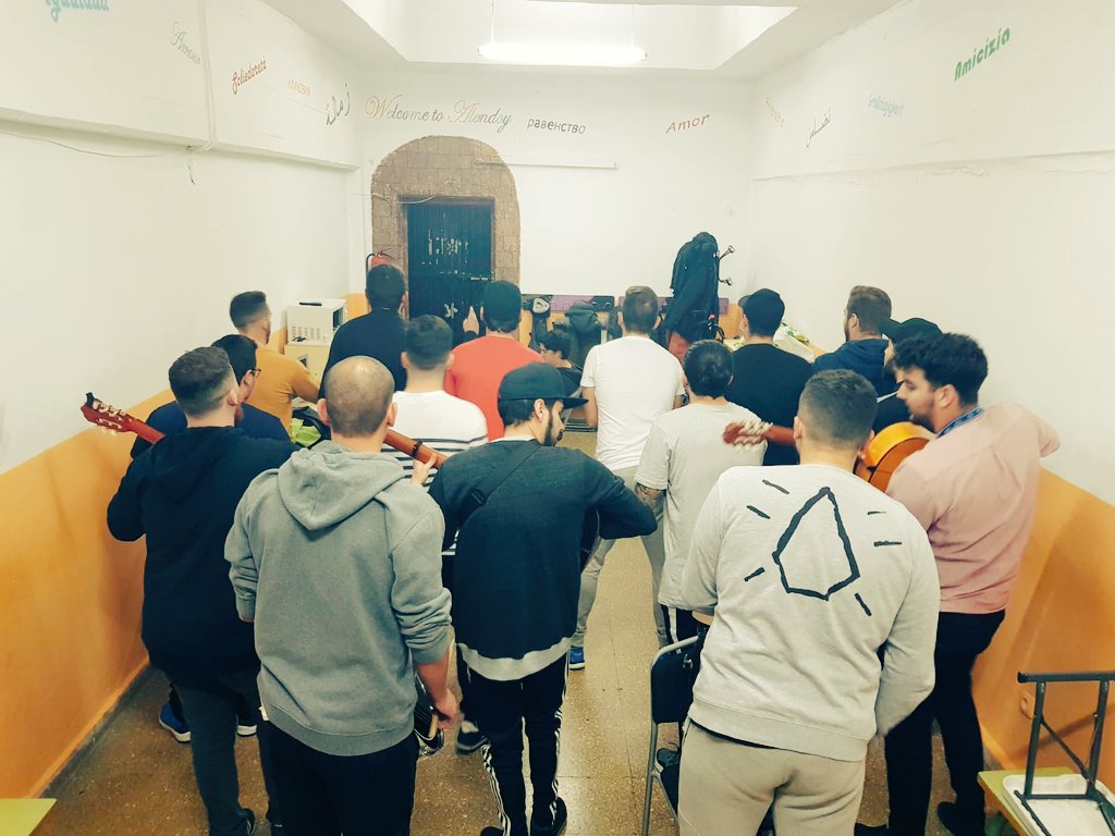 qpenadecomparsa's tweet photo. ENSAYOS | Ultimando los últimos detalles de la comparsa. Nos vemos en dos semanas!! https://t.co/2YTVt7yKLv