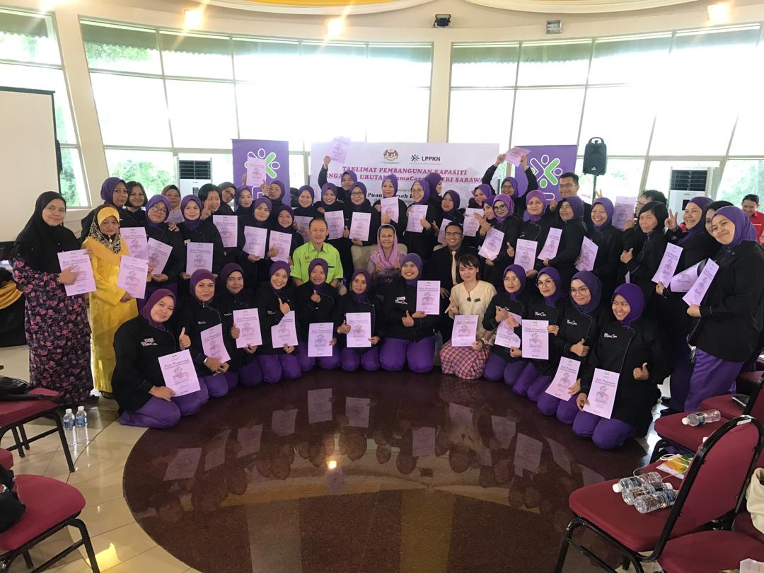 ChaiDennis's tweet photo. Y.Brs. Pn. Normah Mohd Dali, Ahli Lembaga Pengarah @LPPKN merasmikan Taklimat Pembangunan Kapasiti Pengamal Urutan MamaCare Negeri Sarawak yang telah diadakan pada 24 Januari 2019 bertempat di Islamic Information Centre (IIC) Kuching, Sarawak.. https://t.co/jjDQoNCV78