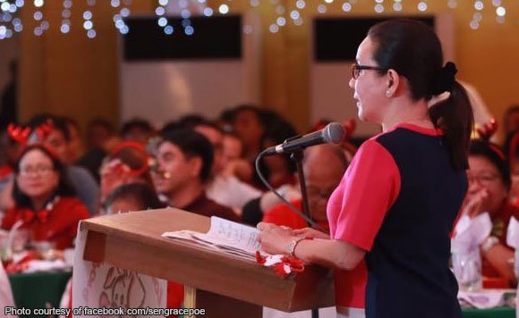 PolitikoWatch's tweet photo. .@SenGracePOE sa 3rd telco: Batas ba o ikakabuti ng marami?
https://t.co/agxAE4qffP
#3rdTelco 
#PolitikoWatch https://t.co/bkwtHUjdA8