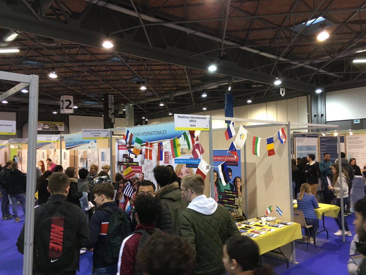 Le stand relations internationales de l @universitereims vous renseigne sur les programmes d’échanges à l’étranger du 24 au 26 janvier. Au #FAE #forumaveniretudiant de #Troyes  au @LeCubeTroyes #ErasmusPlus #mobiliteinternationale