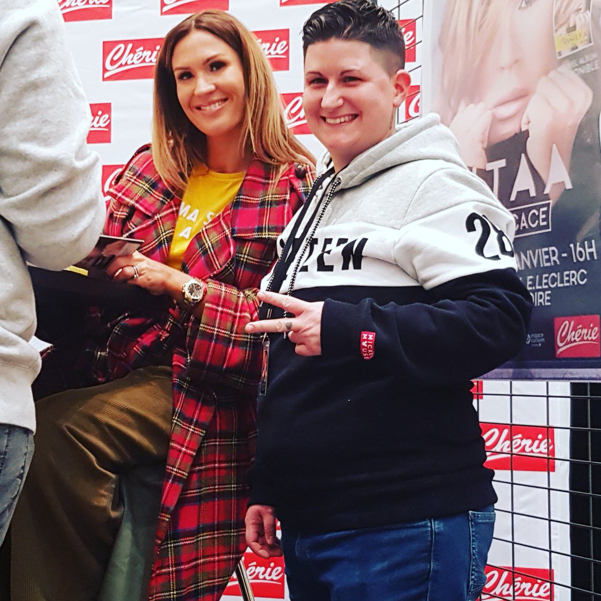 Lilpik_Officiel's tweet photo. 16/01/2019
Y a 8 jours déjà.. 😳
@VITAA à Rennes 😍😍
#Vitaa #VitaaFamily #Rennes #StGregoire #Leclerc #Dédicace #AlbumJ4M #J4MRéédition #6emeRencontreAvecVi https://t.co/NWA77T44r6