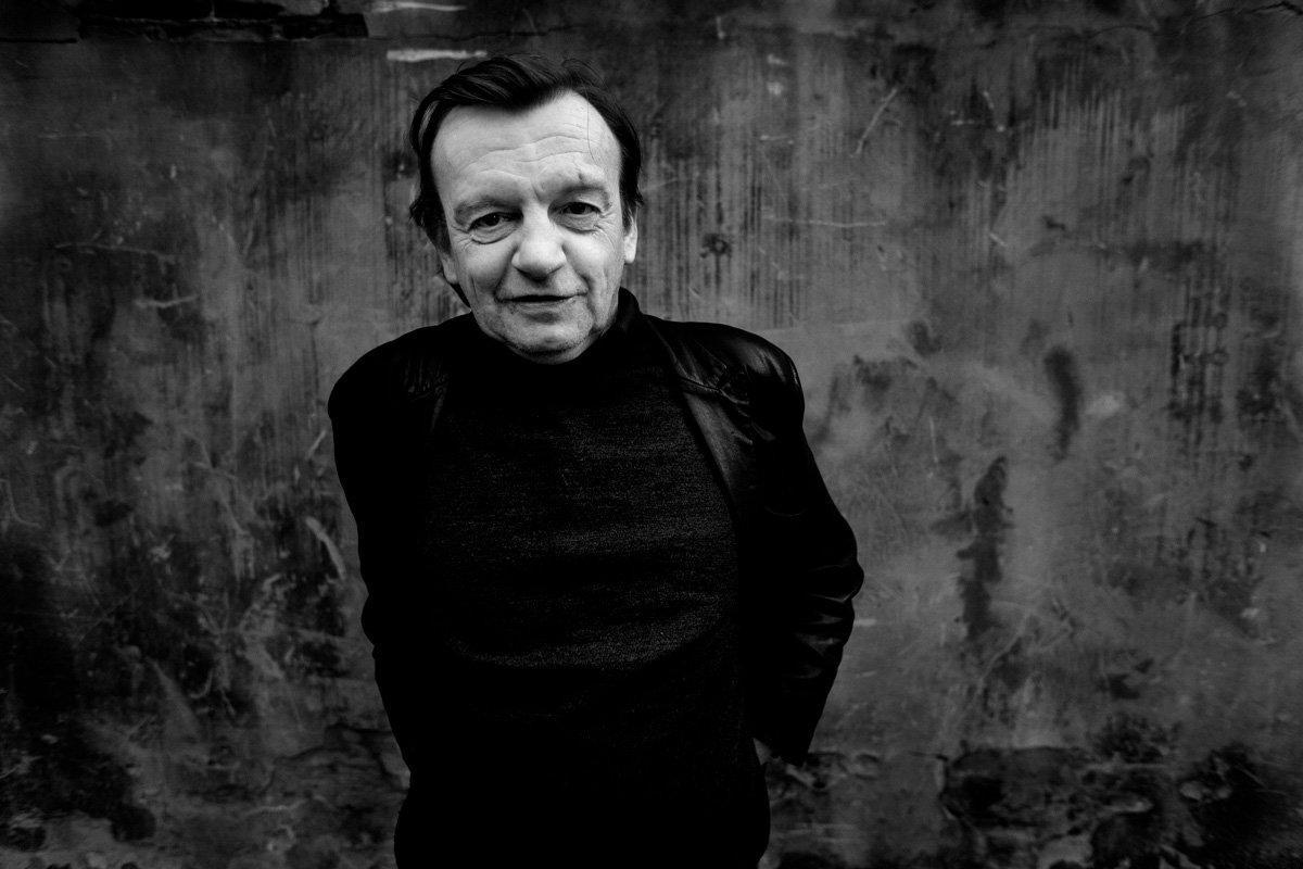 DocMelia's tweet photo. Starting the day with a pot of tea and two legends from the glorious North West #TheFall #markesmith #anthonyburgess #Insidemrenderby #enderby #sublingualtablet https://t.co/C5BqGyZY46