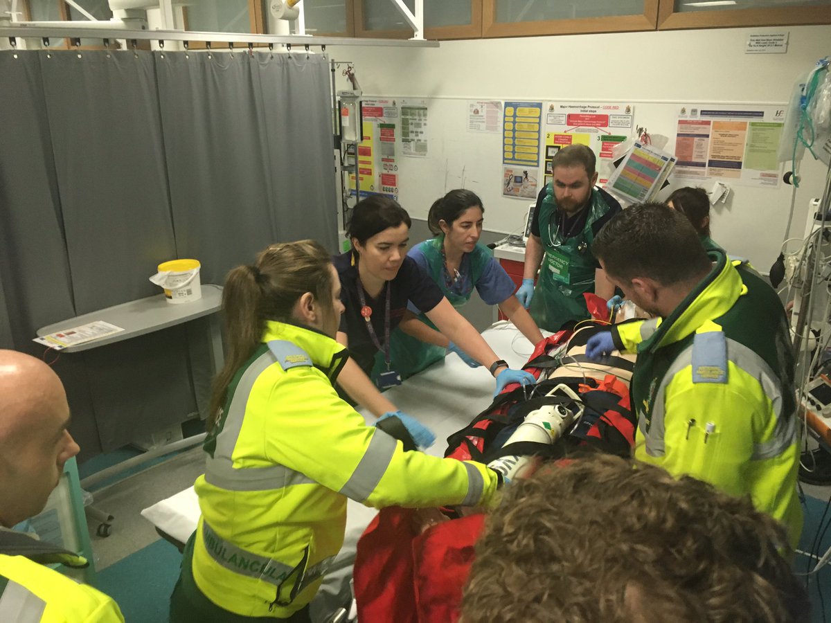 Multidisciplinary simulation session this morning <a href="/MaterTrauma/">Mater Hospital</a> with <a href="/AmbulanceDublin/">Dublin South Central Ambulance</a> <a href="/DFBAmbulance/">Dublin Fire Brigade Ambulance</a> and our EAS colleagues from <a href="/defenceforces/">Óglaigh na hÉireann</a> @Aercorp112 @NasDirector <a href="/nas/">Nasir Jones</a>