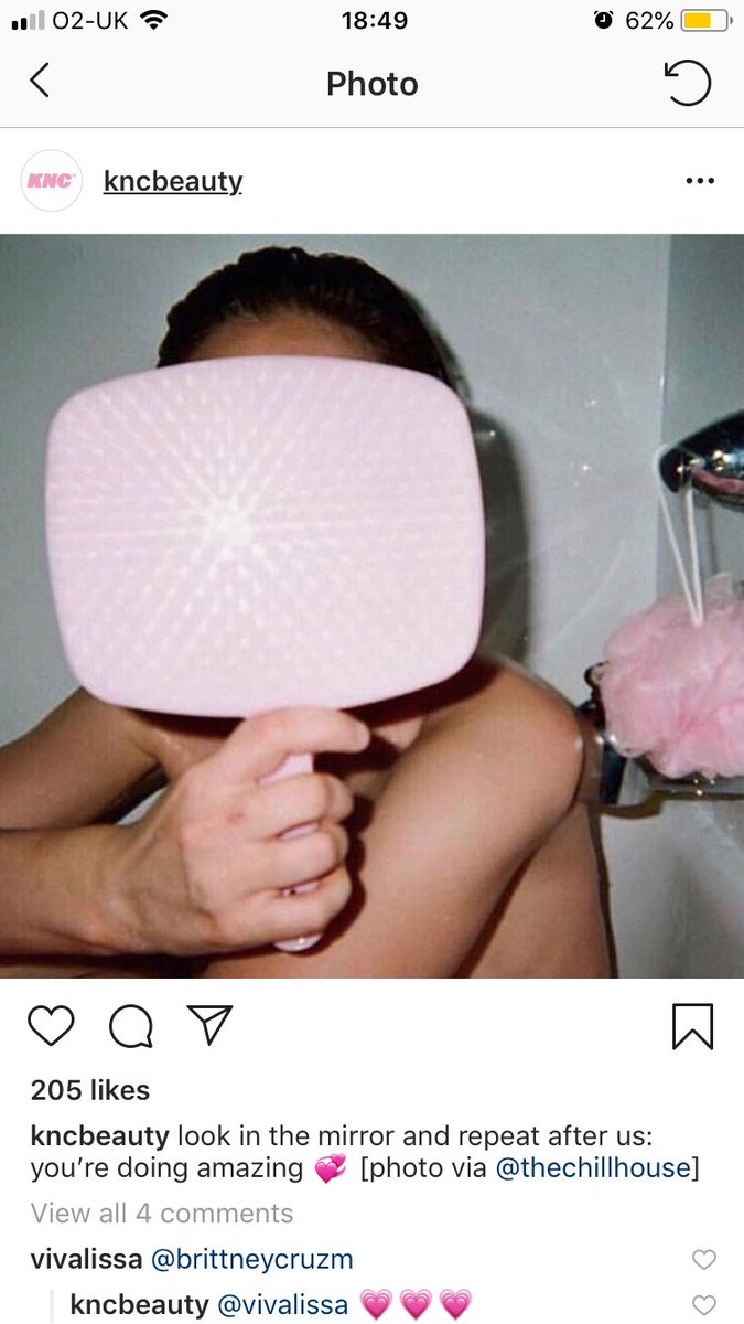 cocolemcolumn's tweet photo. 🚿 “As a teenager I remember using shower puffs, those mesh sponges that seemed to come in the shape of every fruit on the planet, until one day seeing a pair of these gloves drying in the bathroom. They belonged to my mum” https://t.co/yyfdMxrRmp #Exfoliate #ShowerRoutine https://t.co/bZ7TMCVCUS
