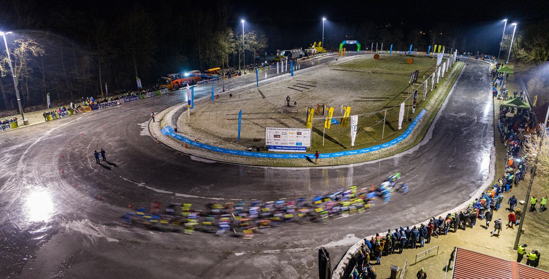 Noordlaren verloor de strijd om de eerste marathon op natuurijs van het Overijsselse Haaksbergen, maar krijgt nu vrijdag toch een eigen marathon: het Gewestelijk kampioenschap.

>> schaatsen.nl/nieuws/2019/ja… #meermarathon