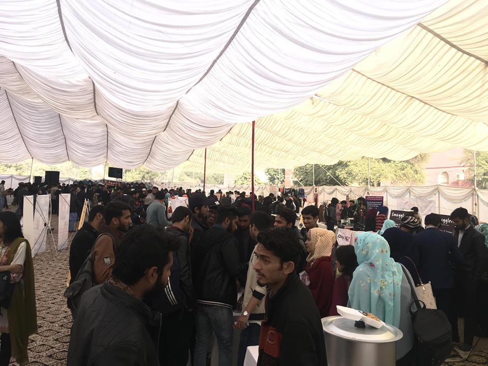 startupmultan's tweet photo. Its #Day2 at #StartUpMultan and its jam packed!!
Thank you #Multan ❤️

#ExpoDay #InspirationTalks https://t.co/8HM8h0wkjW