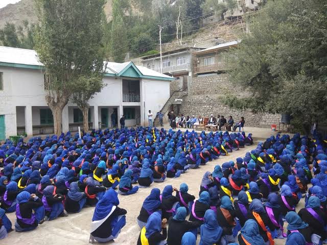 On #NationalGirlChildDay, let us pledge to empower, nurture &amp; motivate all the girls of India to give them equal opportunities to pursue their dreams.