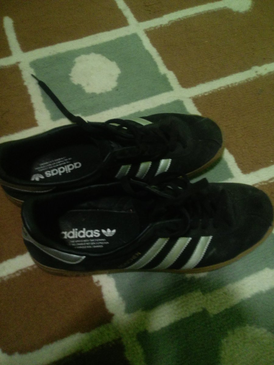 Sikendi1's tweet photo. Ndan tolong di up lagi belum laku laku nih adidas munchen size 43 jual murah bukan kaleng kaleng @OrenBarat @12CSL @JKTACAB @SoeriAllie @AnakJakartaID https://t.co/COMCU0tPkX