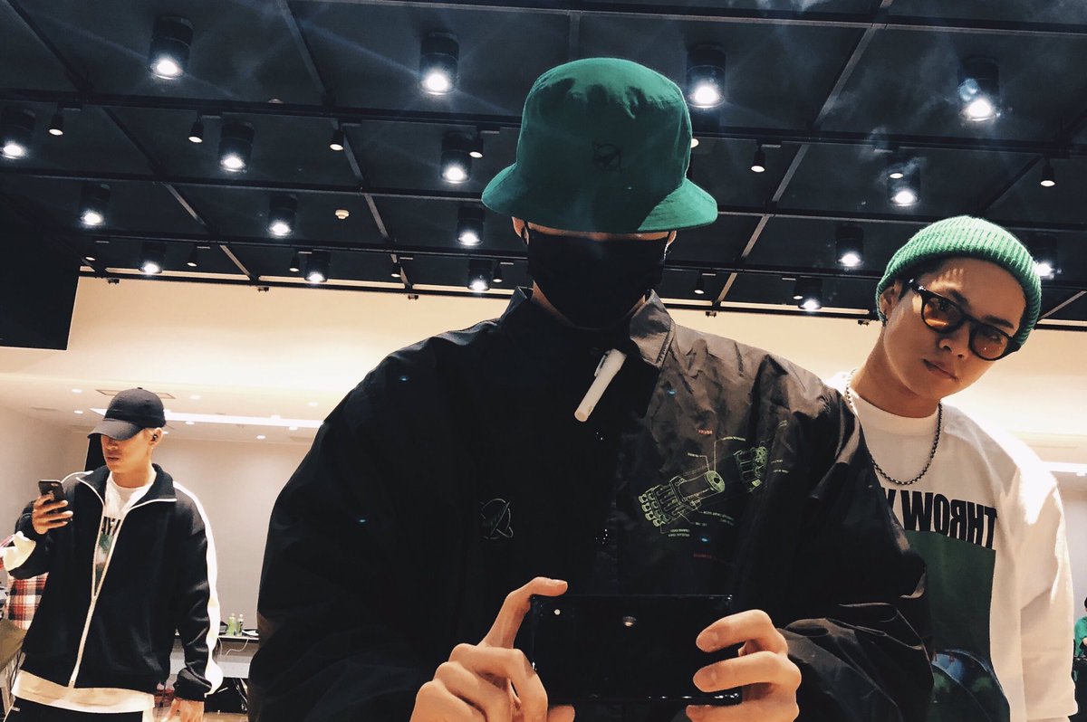 The Rampage Official 長谷川慎です リハ終わりました 本日 24karats The Rampage 映像がupされましたね 今回は僕のビデオカメラで撮影しました 15年前ぐらいの古いカメラです 音と編集は昂秀がやってくれました 皆さん是非