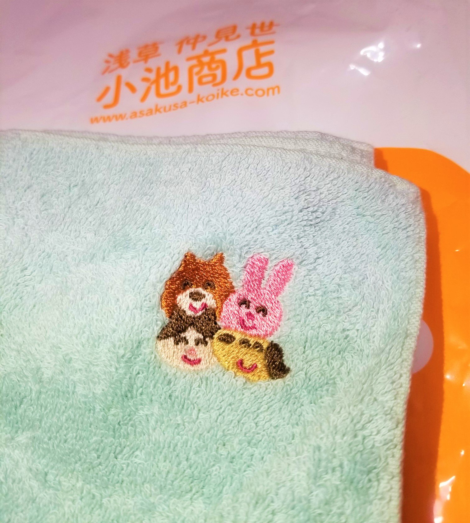 三浦靖雄 みふねさんのいらすとや以外の作品 初めて見ました お店ではそのほかにも いらすとや素材のｐｏｐが多数あります ハンカチ販売の件はいらすとやのページにもちゃんと載っています いらすとやマッピング いらすとや T Co 7748cykobl