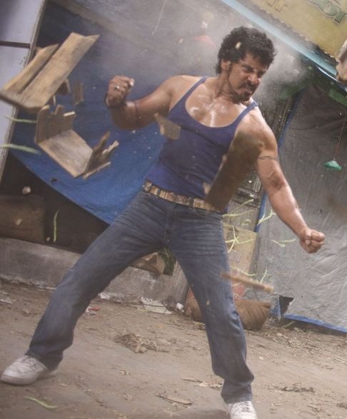 sura_selvam's tweet image. "Be strong. Be brave. Be bold."💙
#ChiyaanVikram #Rajapattai movie #Full_HD images in #1080p