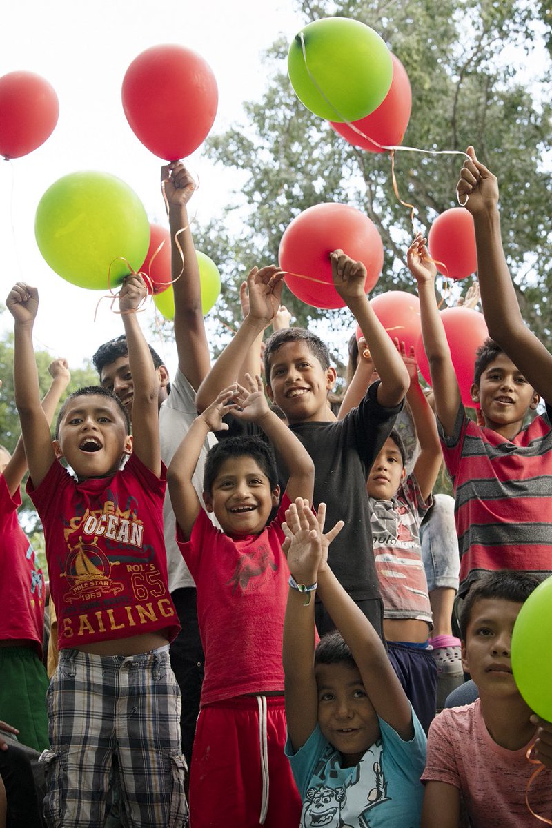 Vandaag is een spannende dag voor WereldOuders! 

Om 12:00 uur gaat onze campagne 'Keep Dreams Alive' van start!🎈 Deze campagne is ontwikkeld in nauwe samenwerking met <a href="/bureau_epidemie/">epidemie</a>, regisseur Bram van Alphen en producer Monique van Beckhoven. Heel veel dank hiervoor! ❤