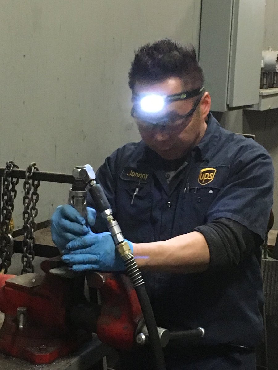 Johnny safely working out work problems and doing it while staying safe. Proper eye protection and lighting to see the work at hand. #caughtsafely ⁦<a href="/MikeBackus4/">Mike Backus</a>⁩ ⁦<a href="/automotiveDM/">automotiveDM</a>⁩ ⁦@DesertMTUPSers⁩ ⁦<a href="/kennethcherry26/">Kenneth</a>⁩