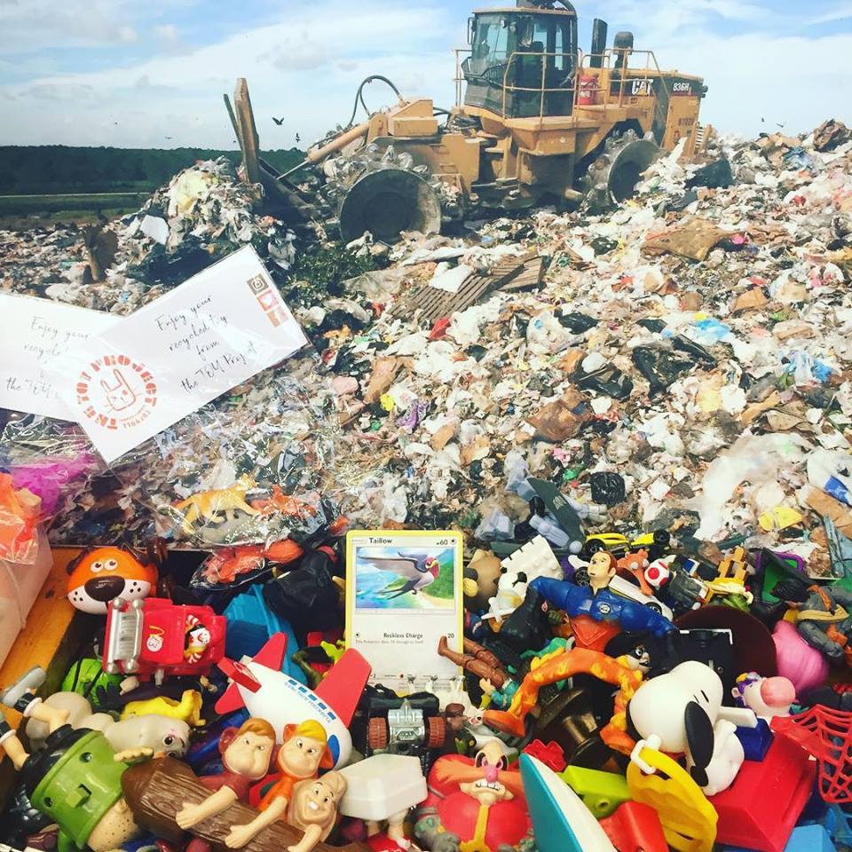 Not sure what to do with all of the plastic toys your little one has grown out of? Save them from becoming landfill and get a load of this...
<a href="/TheTOYProjectUK/">The TOY Project</a> takes your unwanted toys, repackages them and passes them on to children who need them 💔 #sustainable #plasticpollution