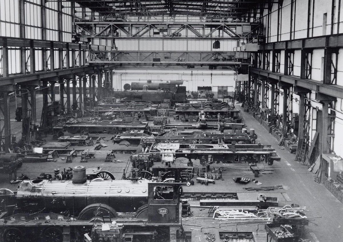 mecanoo_'s tweet photo. SAVE THE DATE! Today is the official opening of the LocHal Library, the new world-class urban living room for #Tilburg in an iconic former locomotive shed of the Dutch National Railways. Reimagining an old industrial building as a hub for innovation and creativity @mecanoo_ 🍾 https://t.co/XO2h1aCiEO