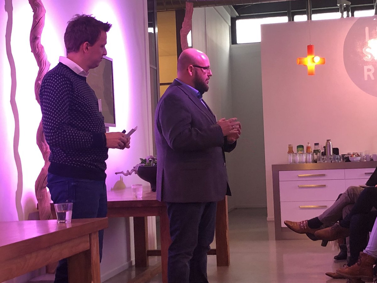 Een #bijzondereontmoeting tussen @Rubenhaverkamp en @JeroenvanNoort, die vertellen over samenwerking op productniveau tussen DMO’s. Door samenwerking kun je een complex project zoals een routemodule efficiënter en effectiever realiseren. #citynavigatordag #krachtenbundelen