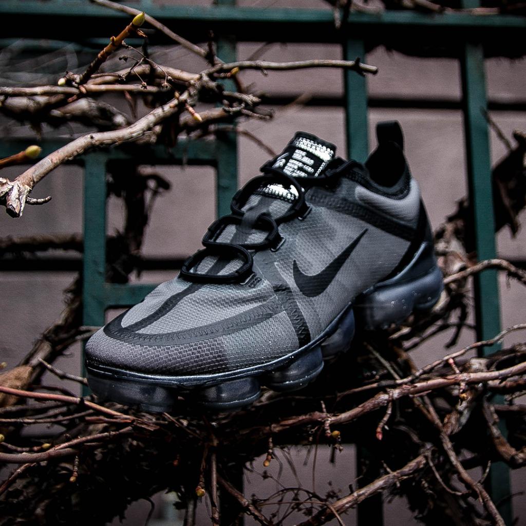 kids foot locker vapormax