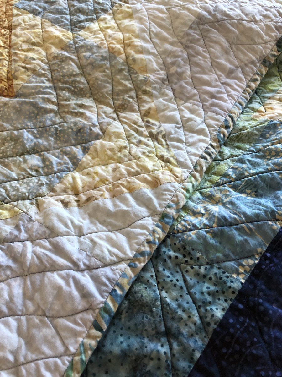 Penchant4Words's tweet image. #tbt to my “The Mountains Are Calling And I Must Go” batik quilt. Front, back, and details. #nofilterneeded #sewfun #cozyquilts