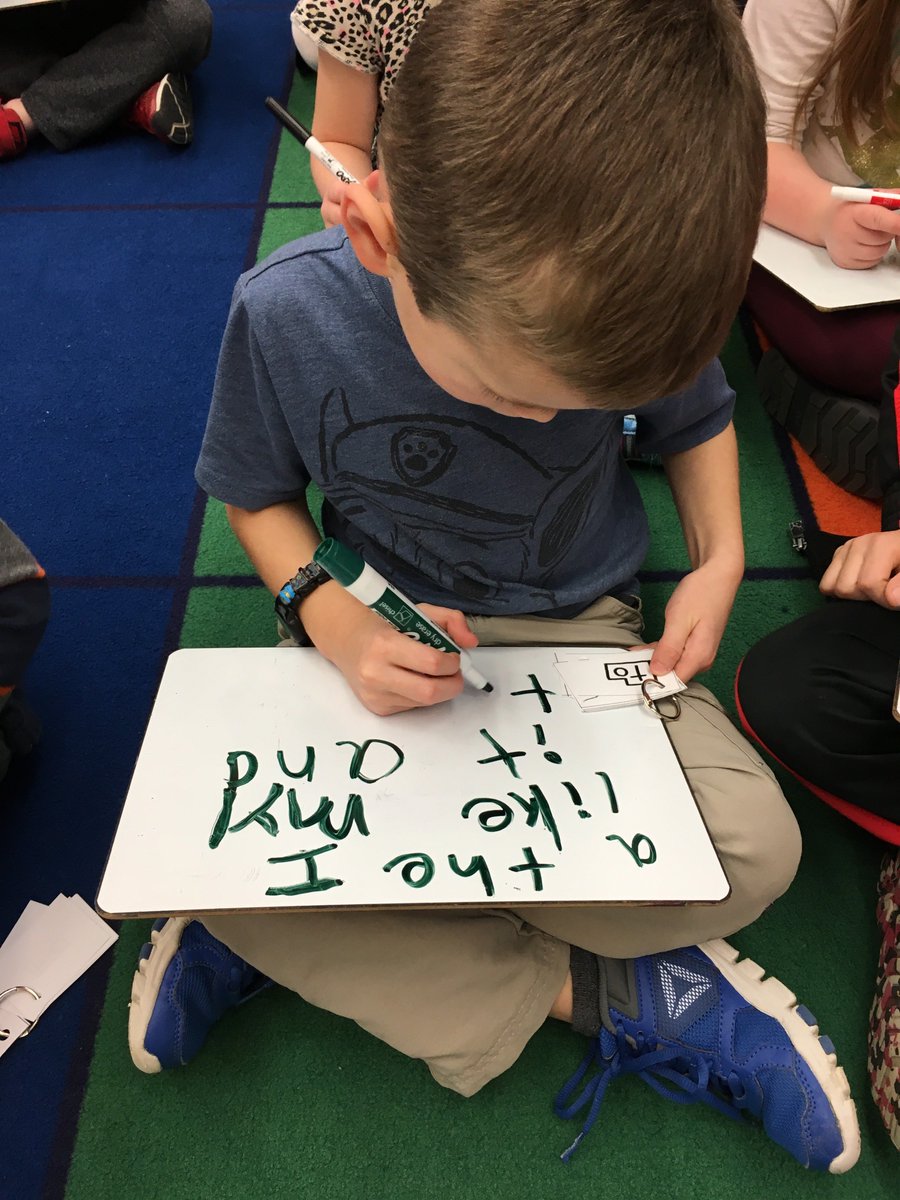 MsBlakeMoments's tweet photo. Writing our Snap words in a SNAP! My students love using whiteboards during our Phonics Workshop @TCRWP @roundelementary #msblakemoments https://t.co/T233rsAcLO