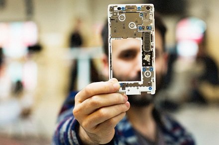 Wereldwijde circulaire kopgroep #PACE (Platform for Accelerating Circular Economy) verhuist naar Nederland. Dat maakt staatssecretaris <a href="/SvVeldhoven/">Stientje v Veldhoven</a> bekend tijdens het @WEF #Davos "Zo profiteert PACE van onze kennis en kunde en zitten wij met de neus op duurzame initiatieven."