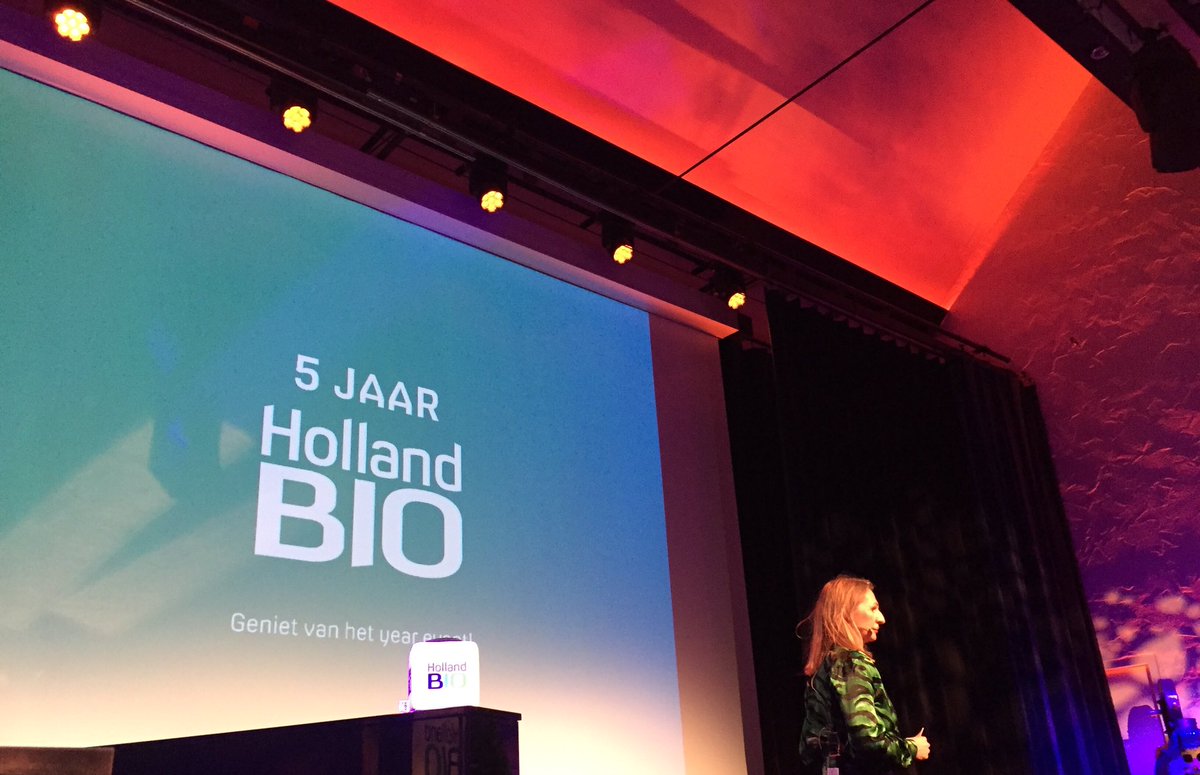 hollandbio's tweet photo. Annemiek trapt het #YearEvent af met een oproep het #biotech verhaal en de passie en innovatie daarin nog sterker uit te dragen. Be proud and tell it! https://t.co/LPJCSks5uF
