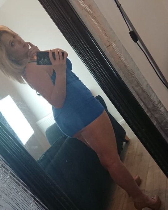 I'm on #webcam till 4pm on Adultwork 💋 or see me bk tonight from 11pm 😘 link in my bio ✌️ https://t.<a href="/tag/webcam"class="tags">#webcam</a>